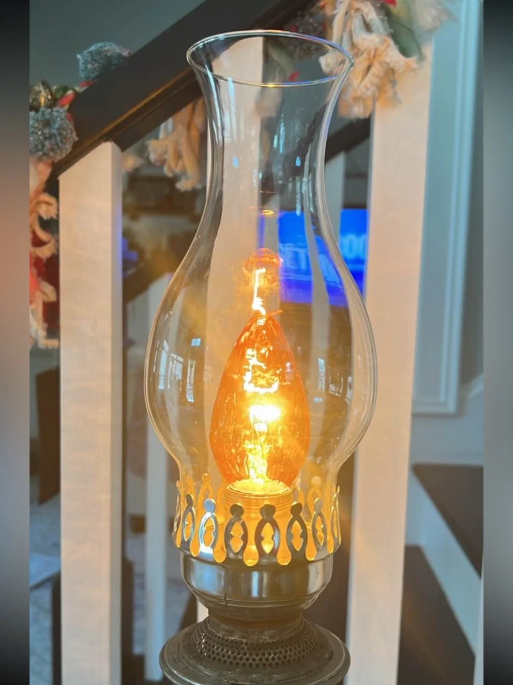 Vintage Oil Table Lamp with Chimney